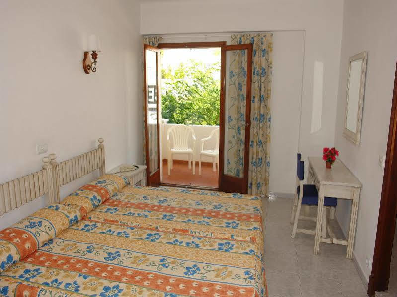 Hostal San Francisco Cala d'Or  Exterior photo